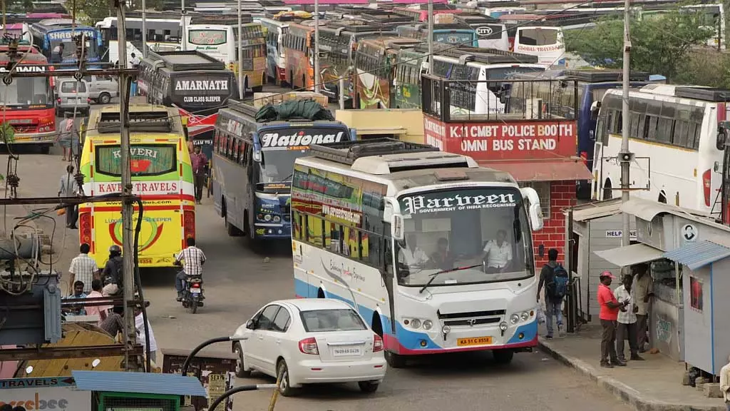 चेन्नई से नेल्लई का किराया 5,000 रुपये : दिवाली पर ओमनी बस का किराया कई गुना बढ़ गया है चेन्नई से नेल्लई का किराया 5,000 रुपये : दिवाली पर ओमनी बस का किराया कई गुना बढ़ गया है