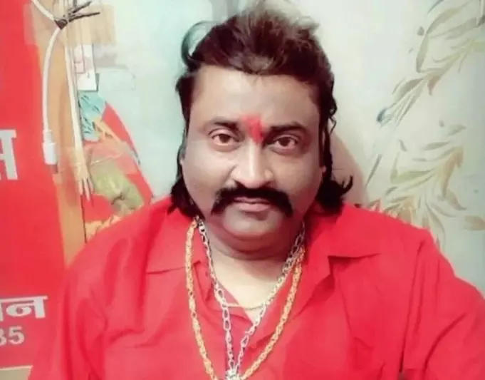 कपड़ा व्यापारी ने किया सुसाइड, लाइसेंसी रिवॉल्वर से खुद को मारी गोली कपड़ा व्यापारी ने किया सुसाइड, लाइसेंसी रिवॉल्वर से खुद को मारी गोली