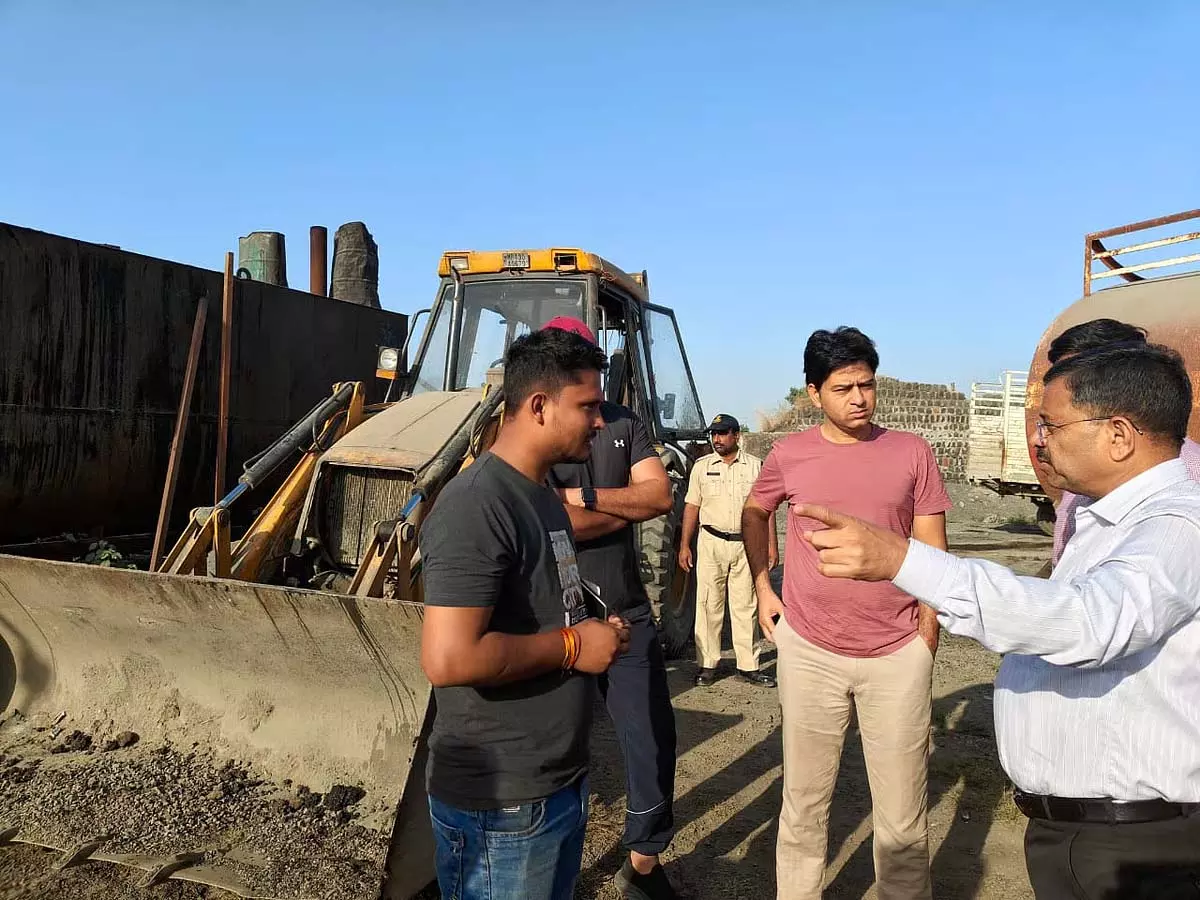 Indore : आईएमसी गुणवत्ता जांच के लिए इंजीनियरों और ठेकेदारों को तैनात करेगी Indore : आईएमसी गुणवत्ता जांच के लिए इंजीनियरों और ठेकेदारों को तैनात करेगी