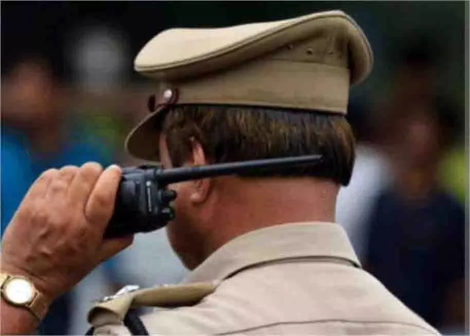 MP News :पुलिस को चकमा देकर थाने से भागे दो आरोपी, शहर में हड़कंप MP News :पुलिस को चकमा देकर थाने से भागे दो आरोपी, शहर में हड़कंप
