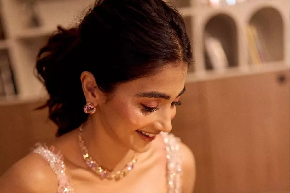 Pooja Hegde का जन्मदिन थोड़े से काम और ढेर सारे प्यार के साथ शुरू हुआ Pooja Hegde का जन्मदिन थोड़े से काम और ढेर सारे प्यार के साथ शुरू हुआ
