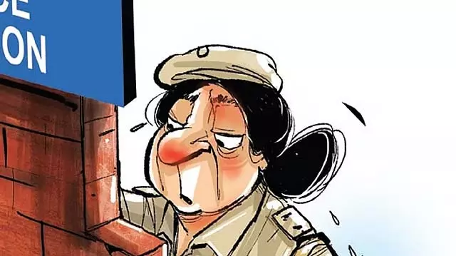 Bengaluru : शराब के नशे में धुत बदमाशों ने ड्यूटी पर तैनात महिला पुलिस कांस्टेबल पर हमला किया Bengaluru : शराब के नशे में धुत बदमाशों ने ड्यूटी पर तैनात महिला पुलिस कांस्टेबल पर हमला किया