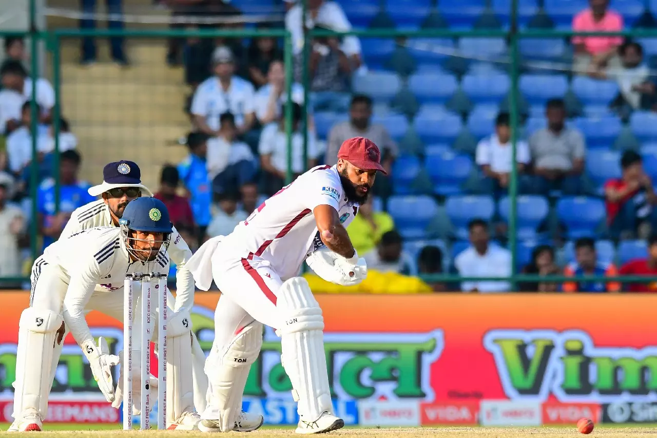 2nd Test में वेस्टइंडीज 252/3, कैंपबेल के 115 रन से भारत से 18 पीछे 2nd Test में वेस्टइंडीज 252/3, कैंपबेल के 115 रन से भारत से 18 पीछे