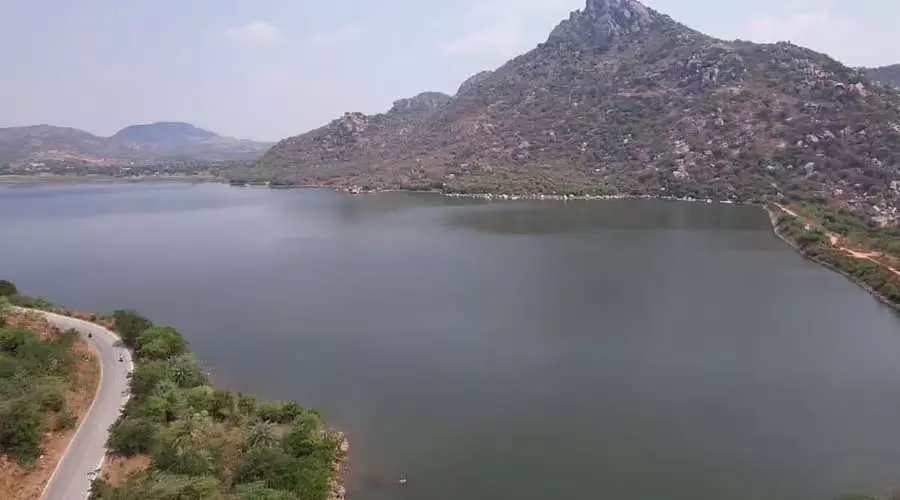 Chikkaballapur : वतादाहोसहल्ली झील में नौका विहार Chikkaballapur : वतादाहोसहल्ली झील में नौका विहार