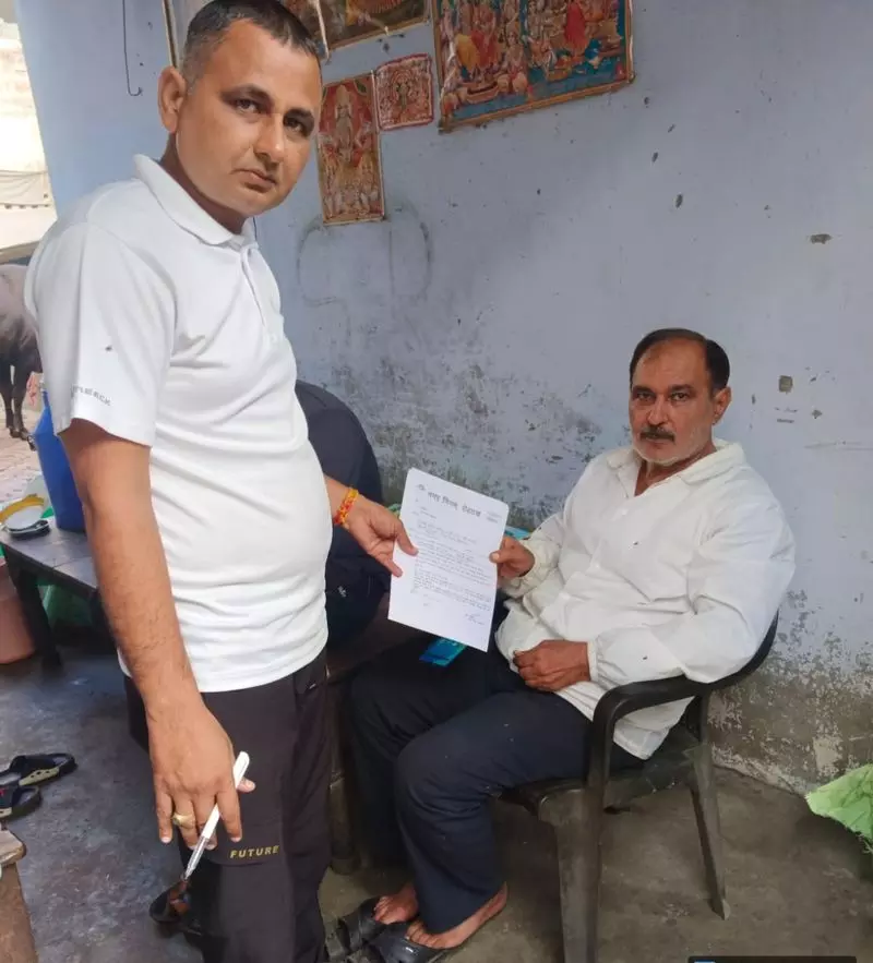 Rohtak के 12 और डेयरी मालिकों को सीलिंग नोटिस जारी Rohtak के 12 और डेयरी मालिकों को सीलिंग नोटिस जारी