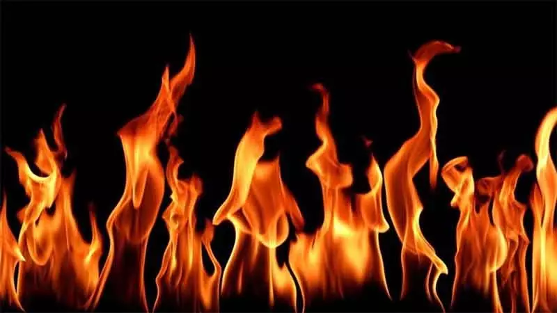 नालागढ़ में प्रिटिंग प्रेस में शार्ट सर्किट से आग नालागढ़ में प्रिटिंग प्रेस में शार्ट सर्किट से आग