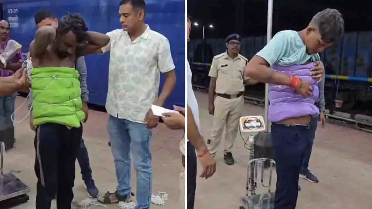 Odisha: शरीर में छिपाकर गांजा तस्करी करते पकड़े गए छह युवक Odisha: शरीर में छिपाकर गांजा तस्करी करते पकड़े गए छह युवक