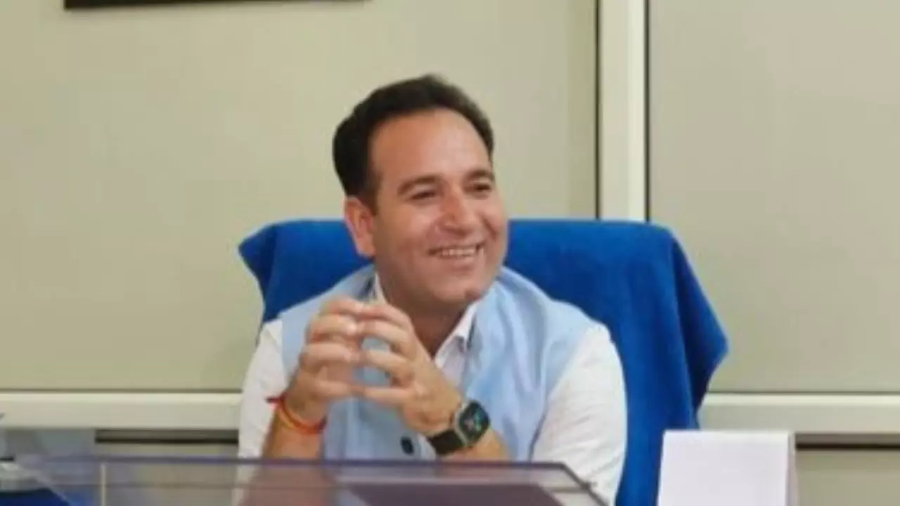 Srinagar: शेख अब्दुल्ला को 1975 में मुख्यमंत्री पद के लिए थोपा गया: सुनील शर्मा Srinagar: शेख अब्दुल्ला को 1975 में मुख्यमंत्री पद के लिए थोपा गया: सुनील शर्मा