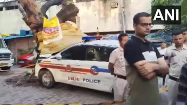 Delhi में पुलिस ने लिफाफा गैंग के तीन सदस्यों को गिरफ्तार किया Delhi में पुलिस ने लिफाफा गैंग के तीन सदस्यों को गिरफ्तार किया