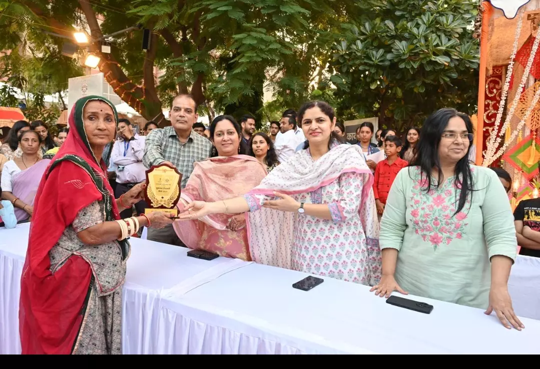 Jaipur: राजीविका द्वारा आयोजित सुमंगल दीपावली मेले का समापन समारोह संपन्न Jaipur: राजीविका द्वारा आयोजित सुमंगल दीपावली मेले का समापन समारोह संपन्न