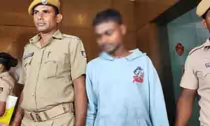 Odisha पुलिस ने ‘घृणास्पद भाषण’ के लिए 19 वर्षीय युवक को गिरफ्तार किया Odisha पुलिस ने ‘घृणास्पद भाषण’ के लिए 19 वर्षीय युवक को गिरफ्तार किया