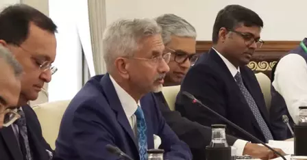 भारत-कनाडा के संबंध में हो रहा सुधार, एस जयशंकर ने कनाडाई विदेश मंत्री अनीता आनंद से की मुलाकात भारत-कनाडा के संबंध में हो रहा सुधार, एस जयशंकर ने कनाडाई विदेश मंत्री अनीता आनंद से की मुलाकात