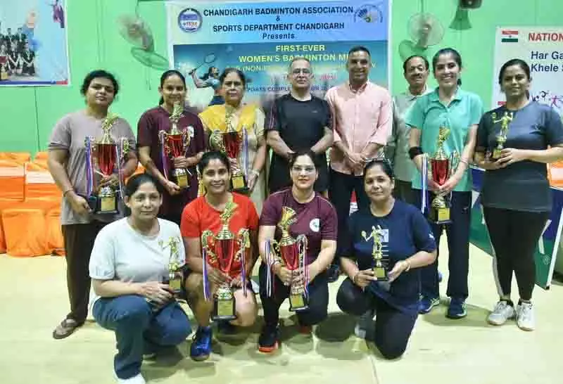 Ruchi ने 30+ वर्ग में बैडमिंटन में स्वर्ण पदक जीता Ruchi ने 30+ वर्ग में बैडमिंटन में स्वर्ण पदक जीता
