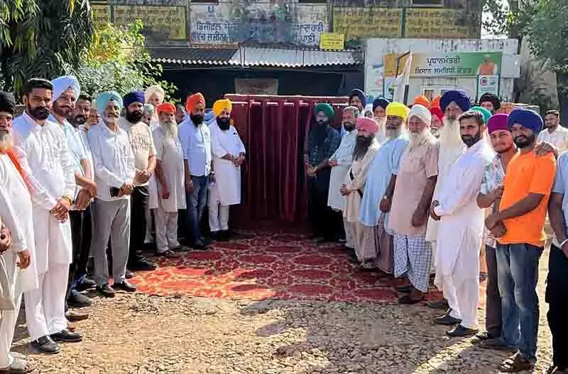आप MLA टोंग ने चार गांवों में 1.29 करोड़ रुपये की सड़कों का उद्घाटन किया आप MLA टोंग ने चार गांवों में 1.29 करोड़ रुपये की सड़कों का उद्घाटन किया