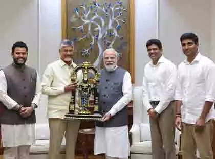 नायडू की PM से भेंट, जीएसटी और समिट के लिए दिया न्योता नायडू की PM से भेंट, जीएसटी और समिट के लिए दिया न्योता
