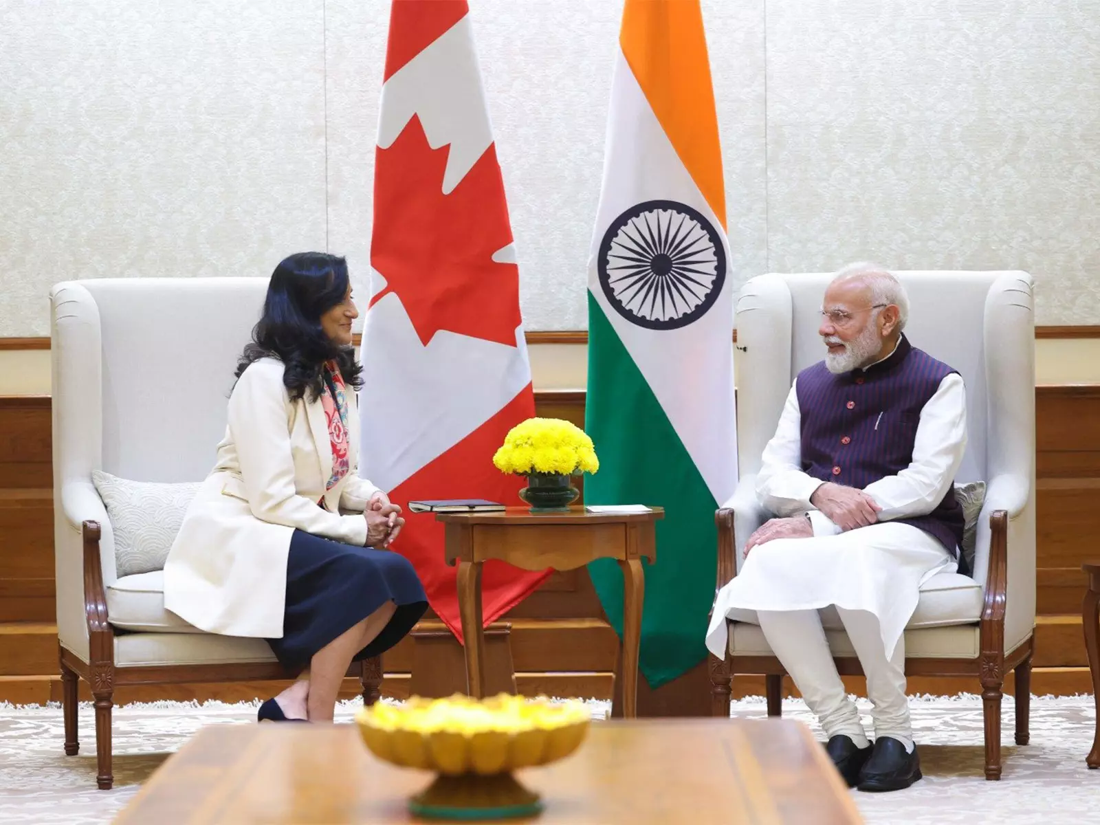 PM मोदी ने कनाडा के विदेश मंत्री आनंद से मुलाकात की, व्यापार, ऊर्जा, प्रौद्योगिकी में सहयोग बढ़ाने पर जोर दिया PM मोदी ने कनाडा के विदेश मंत्री आनंद से मुलाकात की, व्यापार, ऊर्जा, प्रौद्योगिकी में सहयोग बढ़ाने पर जोर दिया