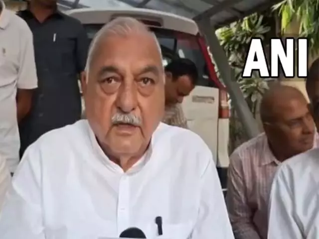 हुड्डा ने IPS अधिकारी की हत्या मामले में सरकार से न्याय की मांग की हुड्डा ने IPS अधिकारी की हत्या मामले में सरकार से न्याय की मांग की