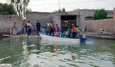 Pakistan में शहरी बाढ़ संकट शासन की विफलता का परिणाम Pakistan में शहरी बाढ़ संकट शासन की विफलता का परिणाम