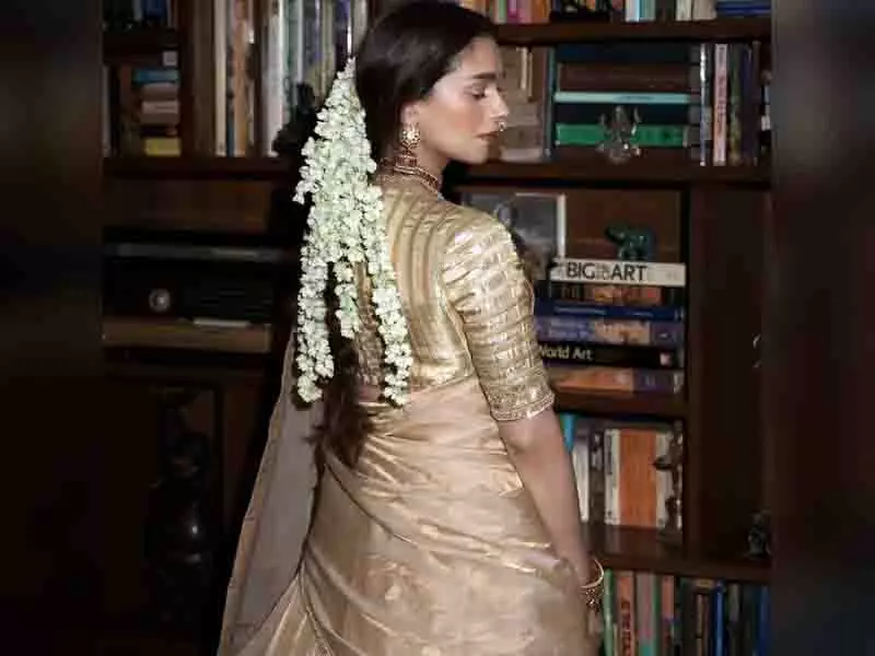 Aditi Rao Hydari ने ऐतिहासिक वानापर्थी साड़ी के पुनरुद्धार में लिया भाग Aditi Rao Hydari ने ऐतिहासिक वानापर्थी साड़ी के पुनरुद्धार में लिया भाग