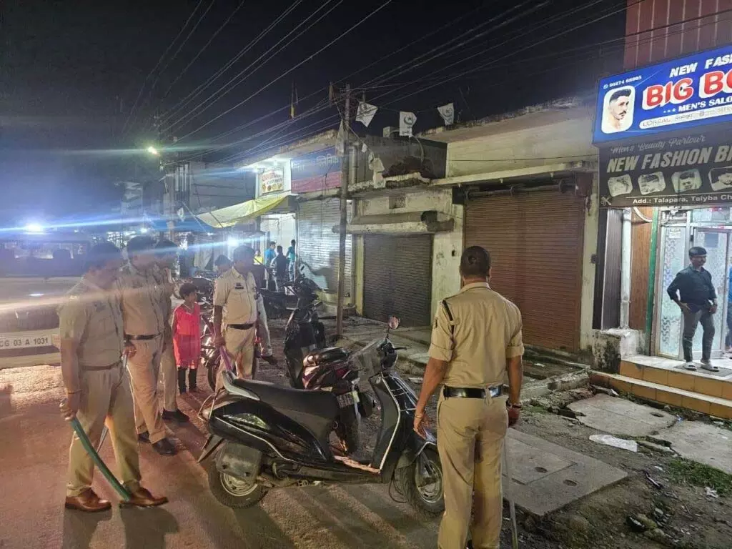 बिलासपुर पुलिस ने दीपावली में सुरक्षा बढ़ाई, शहर में विज़िबल पुलिसिंग और पैदल-पुलिस पेट्रोलिंग जोर बिलासपुर पुलिस ने दीपावली में सुरक्षा बढ़ाई, शहर में विज़िबल पुलिसिंग और पैदल-पुलिस पेट्रोलिंग जोर