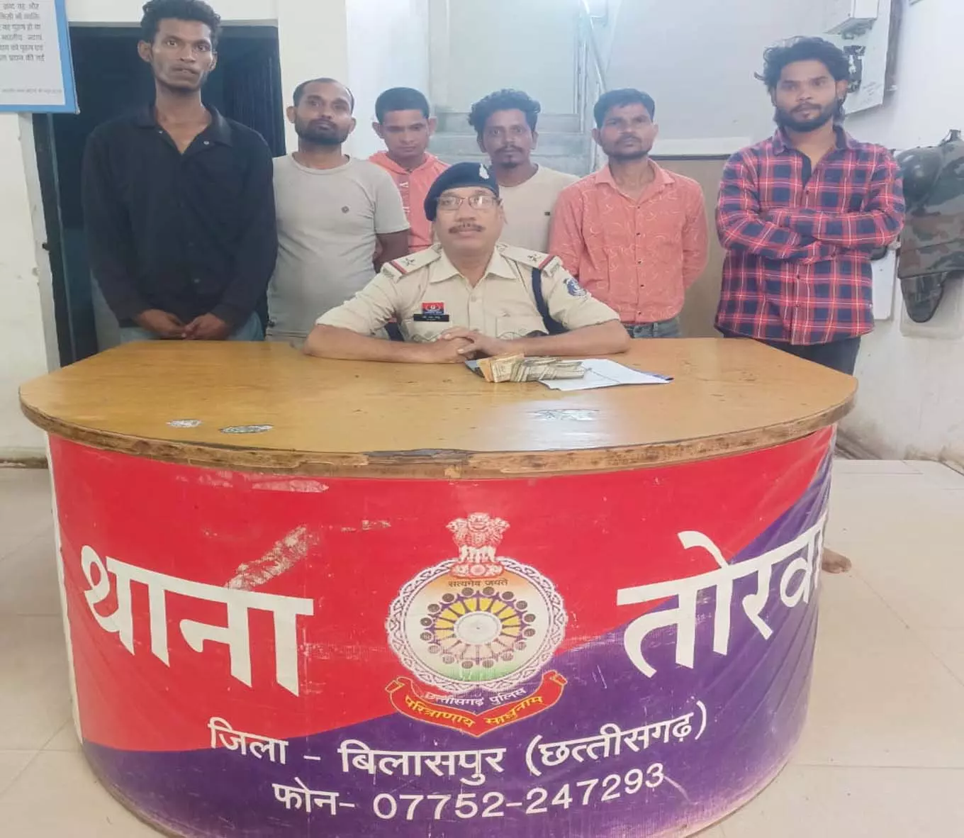 CG BREAKING: जुआ खेलते 6 आरोपी रंगे हाथ गिरफ्तार CG BREAKING: जुआ खेलते 6 आरोपी रंगे हाथ गिरफ्तार
