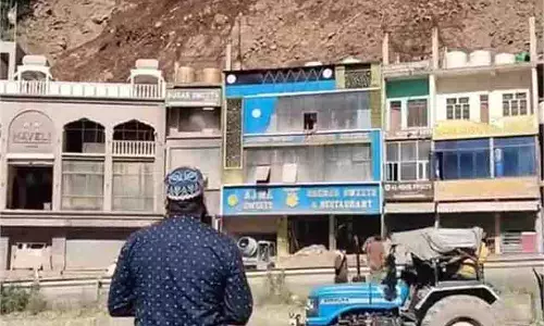 Jammu-Kashmir: भीषण भूस्खलन, इमारत और 6 दुकानें क्षतिग्रस्त