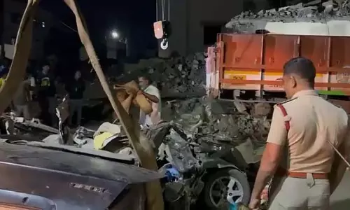 Coimbatore में जी.डी. नायडू ब्रिज के पास हादसा: कार सवार 3 लोगों की मौत Coimbatore में जी.डी. नायडू ब्रिज के पास हादसा: कार सवार 3 लोगों की मौत