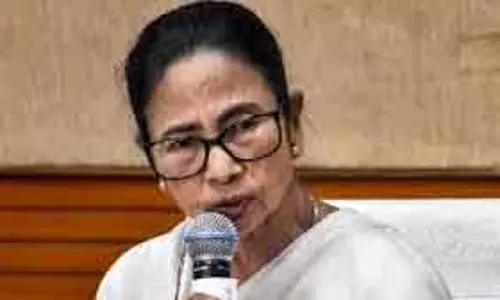 Durgapur गैंगरेप पर ममता: निजी मेडिकल कॉलेज रात में लड़कियों को बाहर न जाने दें Durgapur गैंगरेप पर ममता: निजी मेडिकल कॉलेज रात में लड़कियों को बाहर न जाने दें