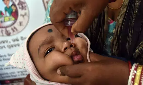 पोलियो शिविर: 7.82 लाख बच्चों को खुराक पिलाई गई पोलियो शिविर: 7.82 लाख बच्चों को खुराक पिलाई गई