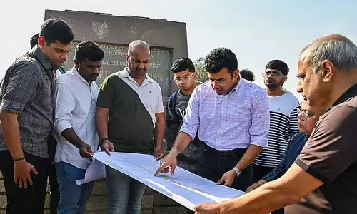 लालबाग की 6 इंच जमीन नहीं छीनने देंगे: सुरंग मार्ग के लिए भूगर्भीय रिपोर्ट जरूरी; Tejasvi Surya लालबाग की 6 इंच जमीन नहीं छीनने देंगे: सुरंग मार्ग के लिए भूगर्भीय रिपोर्ट जरूरी; Tejasvi Surya