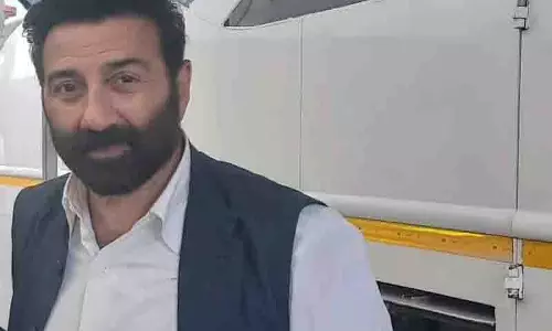 Amritsar में सनी देओल और उनके बेटे करण अभिनीत विभाजन काल की फिल्म की शूटिंग चल रही