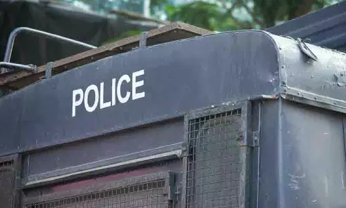 Faridkot के स्कूल में कक्षा के दौरान शिक्षक को निशाना बनाकर की गई गोलीबारी से दहशत Faridkot के स्कूल में कक्षा के दौरान शिक्षक को निशाना बनाकर की गई गोलीबारी से दहशत