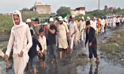 Nuh: कब्रिस्तान जलभराव से झील बनी Nuh: कब्रिस्तान जलभराव से झील बनी