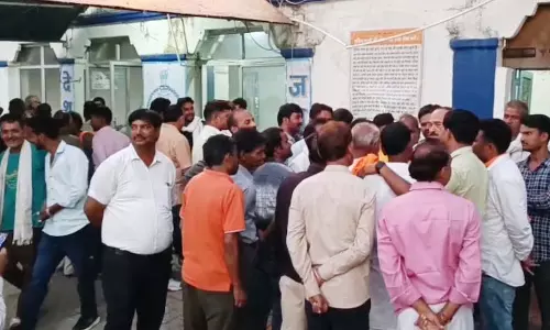 जेबकतरे घुसे मुख्यमंत्री के रोड शो में, बीजेपी नेताओं के जेब से नकदी पार जेबकतरे घुसे मुख्यमंत्री के रोड शो में, बीजेपी नेताओं के जेब से नकदी पार