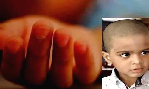 kerala: बच्चे के निधन से इलाके में गहरा शोक, पिता की आत्महत्या प्रयास पर रोक kerala: बच्चे के निधन से इलाके में गहरा शोक, पिता की आत्महत्या प्रयास पर रोक