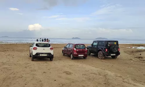 Karwar : पर्यटन सुविधाओं की कमी से ग्रस्त