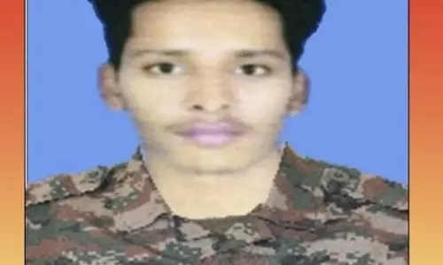 ऑपरेशन धराली: सेना प्रमुख ने दी शहीद अग्निवीर जवान को श्रद्धांजलि ऑपरेशन धराली: सेना प्रमुख ने दी शहीद अग्निवीर जवान को श्रद्धांजलि