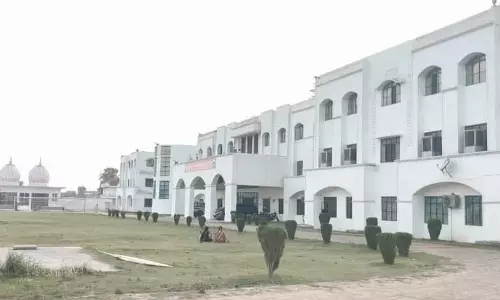 Farrukhabad: जेएस ग्रुप के कॉलेज और अस्पताल पर लटकी कार्रवाई की तलवार Farrukhabad: जेएस ग्रुप के कॉलेज और अस्पताल पर लटकी कार्रवाई की तलवार