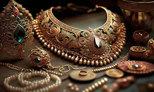 kerala: सोने की कीमत में 240 रुपये प्रति सॉवरेन की बढ़ोतरी, अब तक का उच्चतम स्तर kerala: सोने की कीमत में 240 रुपये प्रति सॉवरेन की बढ़ोतरी, अब तक का उच्चतम स्तर