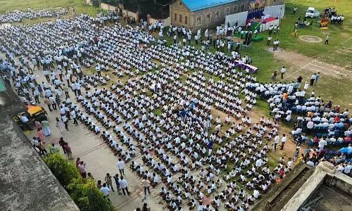 Gadag : गणेश नर्तकों की आकर्षक शोभायात्रा Gadag : गणेश नर्तकों की आकर्षक शोभायात्रा