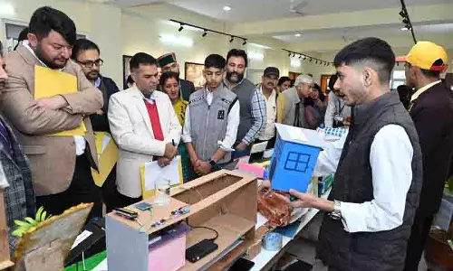 Himachal: युवा नवप्रवर्तकों ने भूकंपरोधी मॉडल प्रदर्शित किए Himachal: युवा नवप्रवर्तकों ने भूकंपरोधी मॉडल प्रदर्शित किए