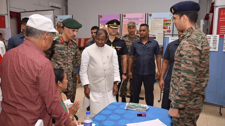 Assam : वेटरन्स स्वाभिमान रैली 2025 के लिए 2,500 से अधिक पूर्व सैनिक गुवाहाटी में एकत्रित हुए Assam : वेटरन्स स्वाभिमान रैली 2025 के लिए 2,500 से अधिक पूर्व सैनिक गुवाहाटी में एकत्रित हुए
