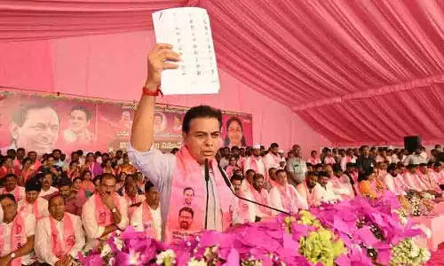 KTR ने रेवंत रेड्डी पर मुसलमानों और पिछड़े वर्गों को धोखा देने का आरोप लगाया KTR ने रेवंत रेड्डी पर मुसलमानों और पिछड़े वर्गों को धोखा देने का आरोप लगाया
