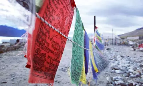 क्या Ladakh में पर्यटन का उछाल खत्म हो गया है? 60% की गिरावट एक भयावह कहानी बयां करती है क्या Ladakh में पर्यटन का उछाल खत्म हो गया है? 60% की गिरावट एक भयावह कहानी बयां करती है