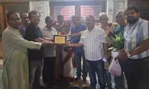 Noida कालीबाड़ी ने सर्वश्रेष्ठ दुर्गा पूजा पंडालों को सम्मानित किया Noida कालीबाड़ी ने सर्वश्रेष्ठ दुर्गा पूजा पंडालों को सम्मानित किया