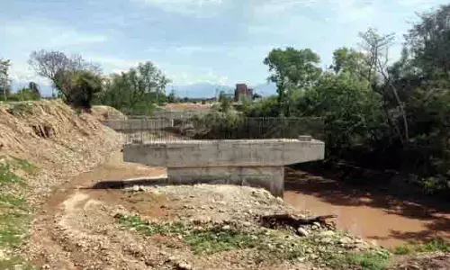 NHIDCL 8 साल में 20 km सड़क पूरी करने में विफल, दिसंबर 2025 तक पूरा होना अनिश्चित NHIDCL 8 साल में 20 km सड़क पूरी करने में विफल, दिसंबर 2025 तक पूरा होना अनिश्चित