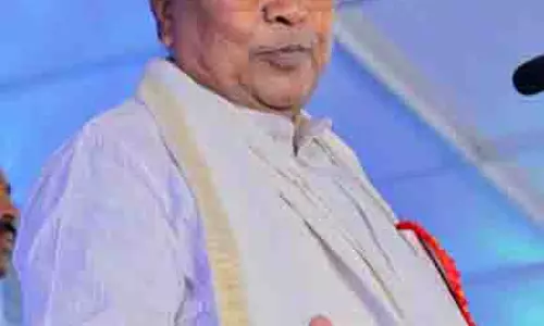 डिनर मीट का कर्नाटक में कैबिनेट फेरबदल से कोई संबंध नहीं: Siddaramaiah डिनर मीट का कर्नाटक में कैबिनेट फेरबदल से कोई संबंध नहीं: Siddaramaiah