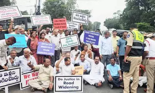 SCB एलिवेटेड कॉरिडोर के लिए सड़क चौड़ीकरण के खिलाफ कारखाना संपत्ति मालिकों का विरोध SCB एलिवेटेड कॉरिडोर के लिए सड़क चौड़ीकरण के खिलाफ कारखाना संपत्ति मालिकों का विरोध