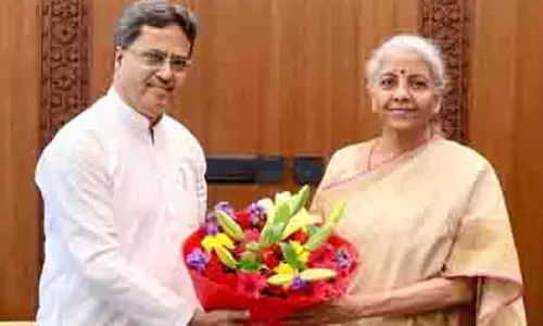 CM साहा ने सीतारमण से की मुलाकात, परियोजना ऋण सीमा बढ़ाने की मांग CM साहा ने सीतारमण से की मुलाकात, परियोजना ऋण सीमा बढ़ाने की मांग