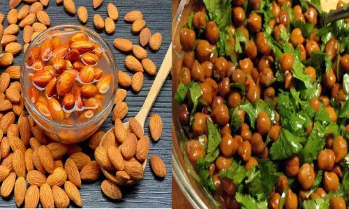 भीगे बादाम और चना: सुबह का Superfoods,एनर्जी बूस्टर ब्रेकफास्ट से भरपूर दिन की शुरुआत भीगे बादाम और चना: सुबह का Superfoods,एनर्जी बूस्टर ब्रेकफास्ट से भरपूर दिन की शुरुआत